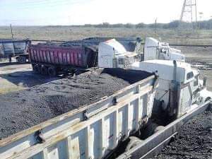 Transportistas bloquean accesos en planta Termoeléctrica “Carbón I” de Nava