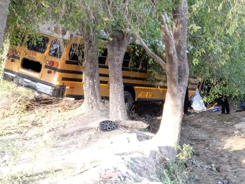 Muere chófer de autobús tras en carretera Morelos-Nava