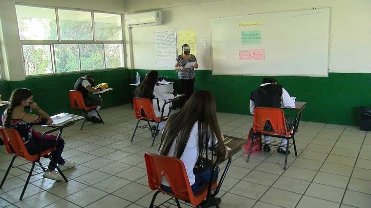 En riesgo de reprobar alumnos del Conalep por falta de esfuerzo en clases virtuales