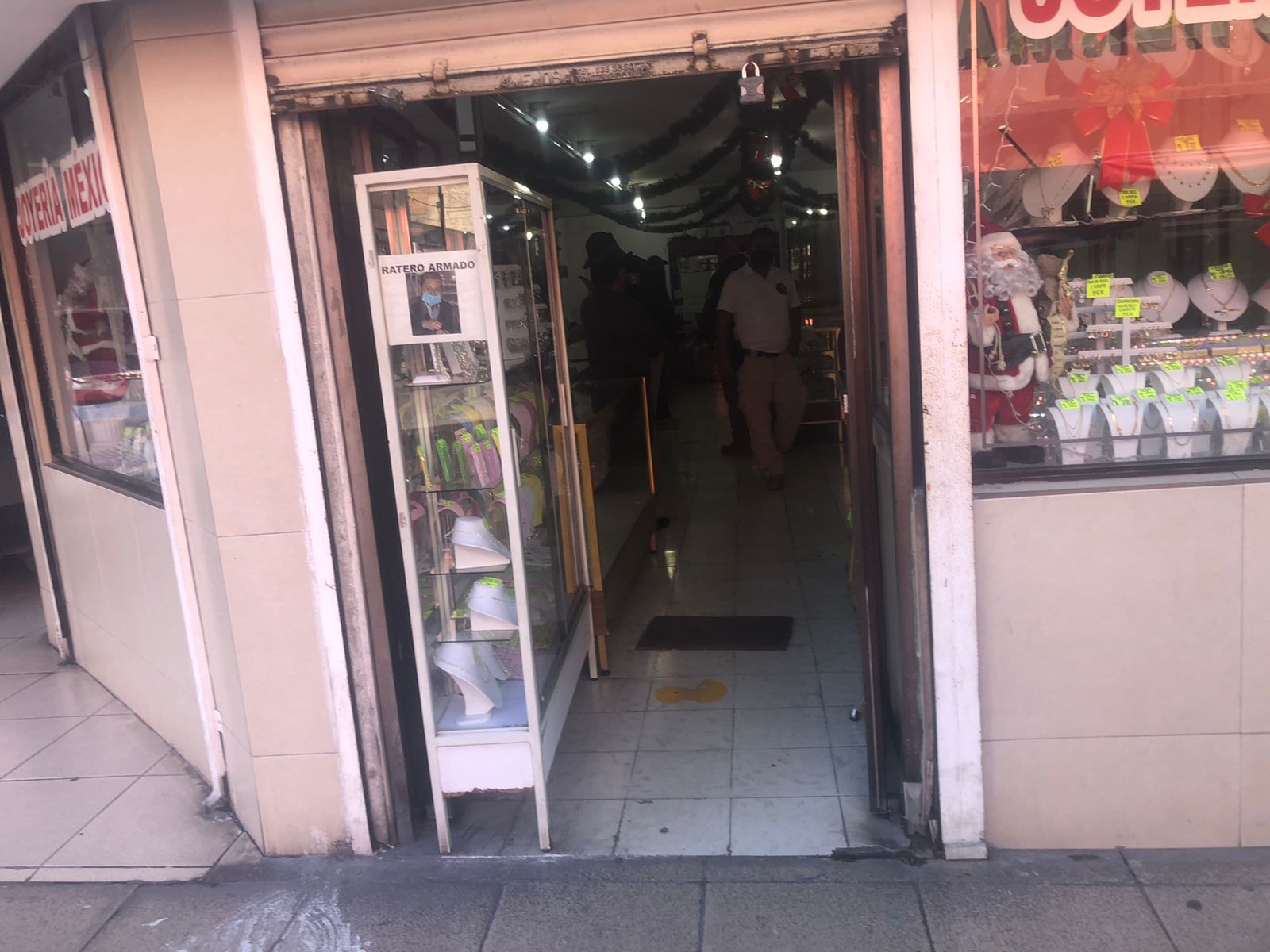 Roban 500 mil pesos en céntrica joyería