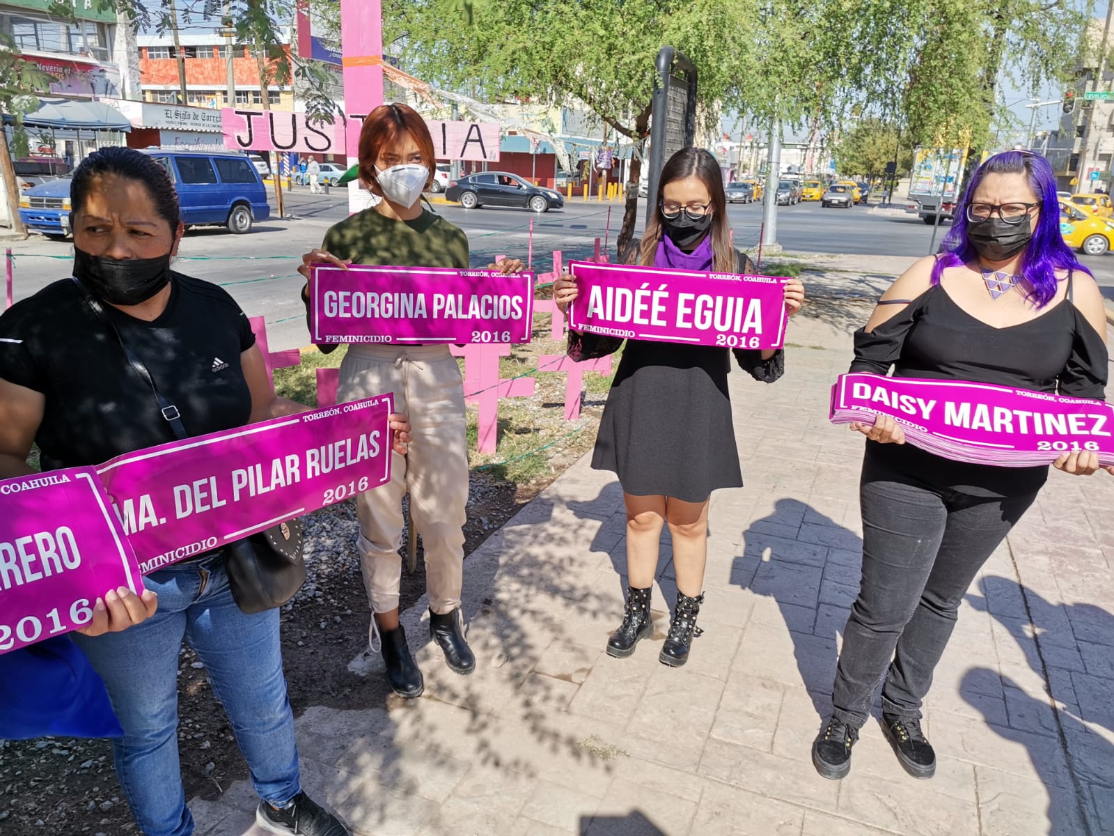 Honran a víctimas de feminicidio con memorial ambulante