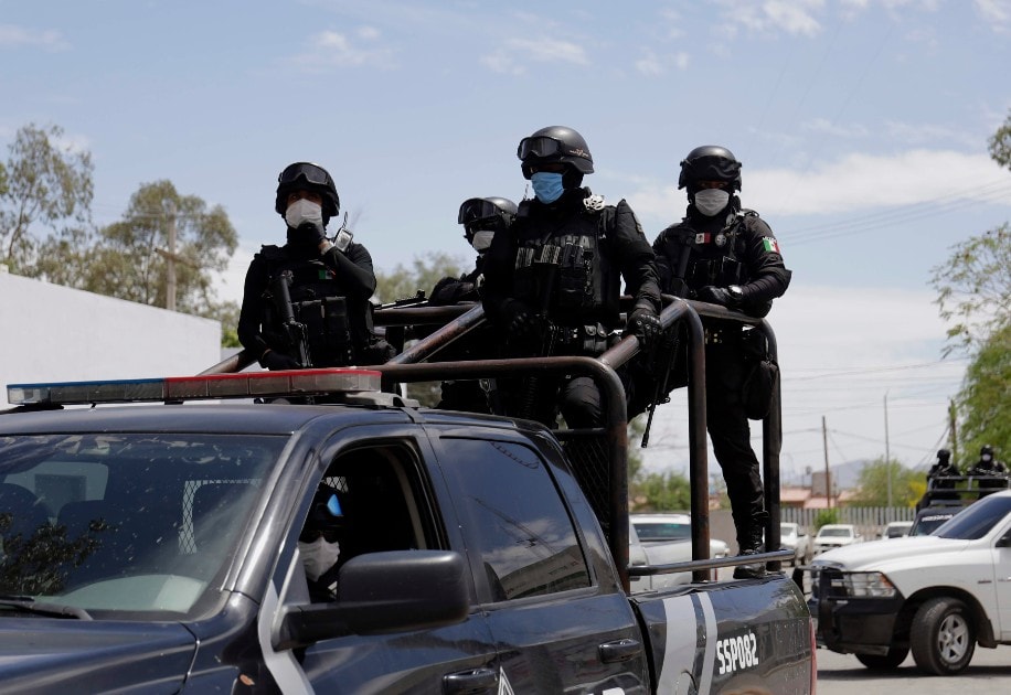 Deja enfrentamiento un policía muerto y seis heridos