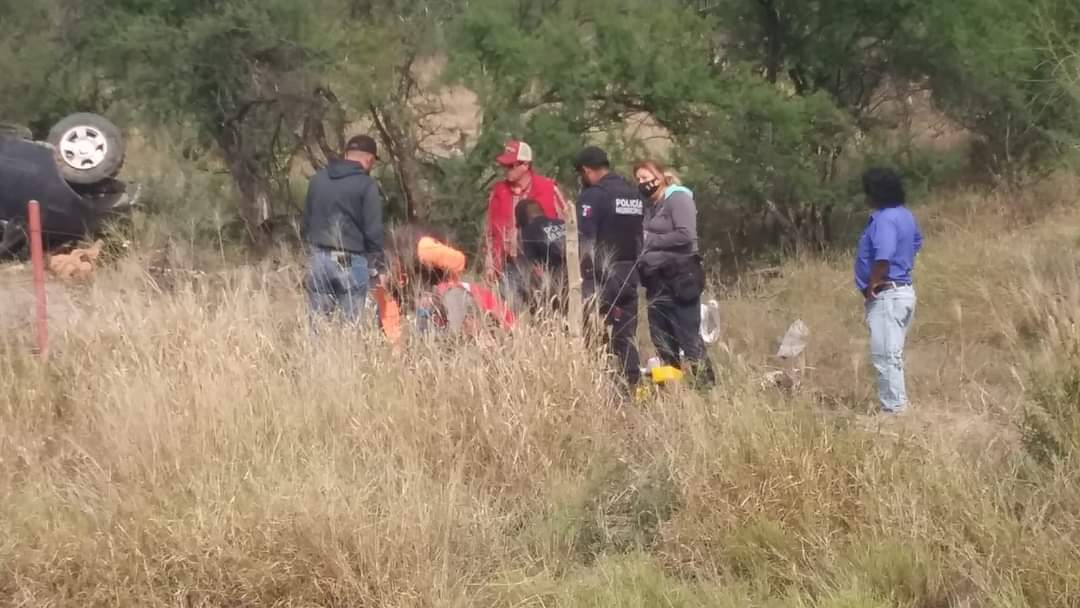 #DeUltimaHora: Otra volcadura en carretera Múzquiz-Boquillas kilómetro 2 hay lesionados