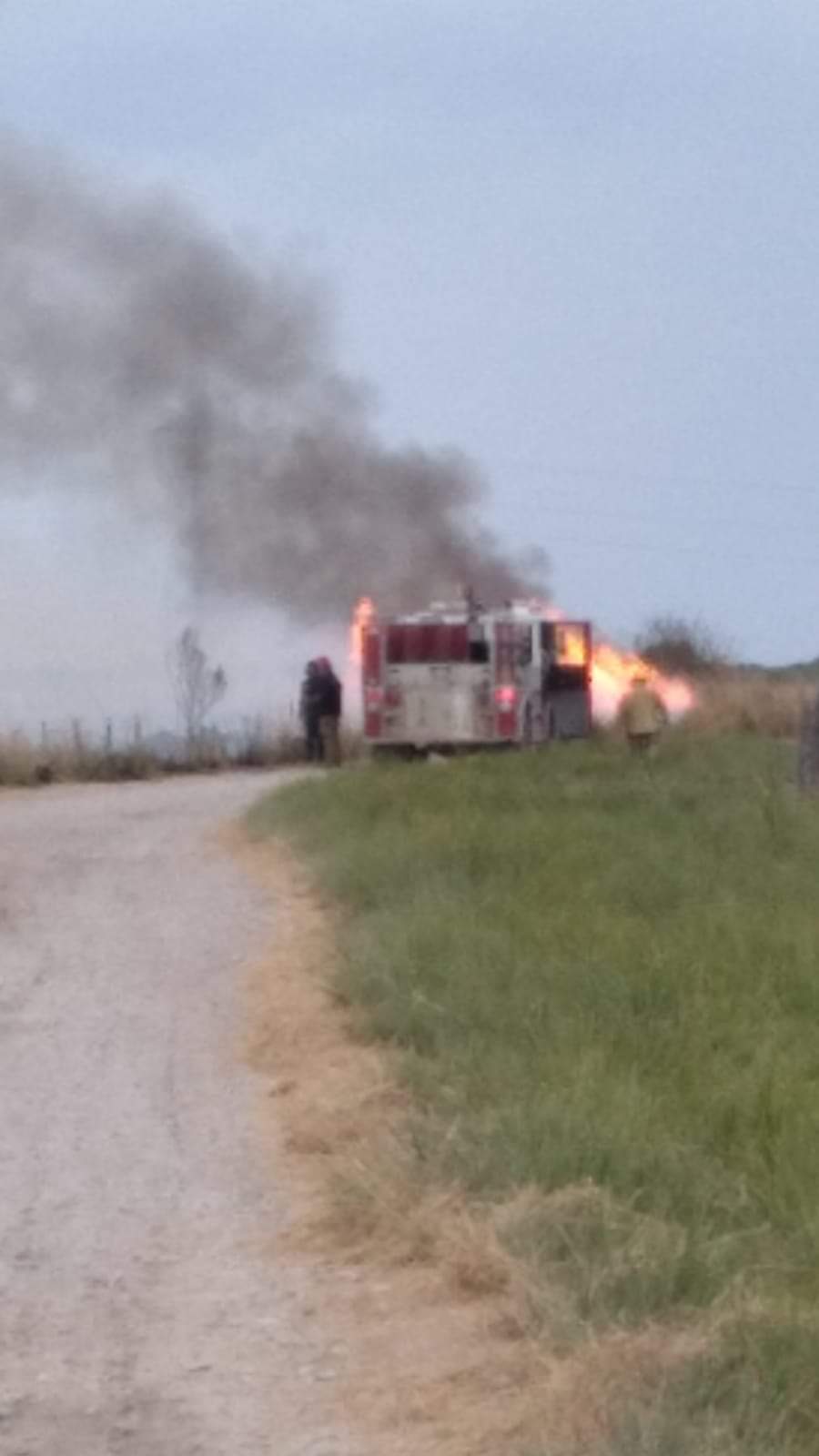 ¡Última hora! Cuerpos de emergencia luchan para combatir incendio en Allende