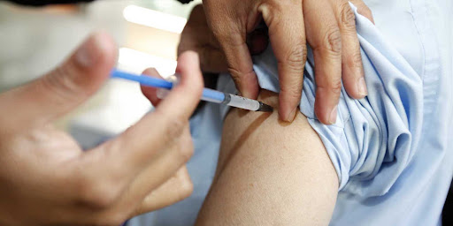 Responden monclovenses a vacuna contra la influenza