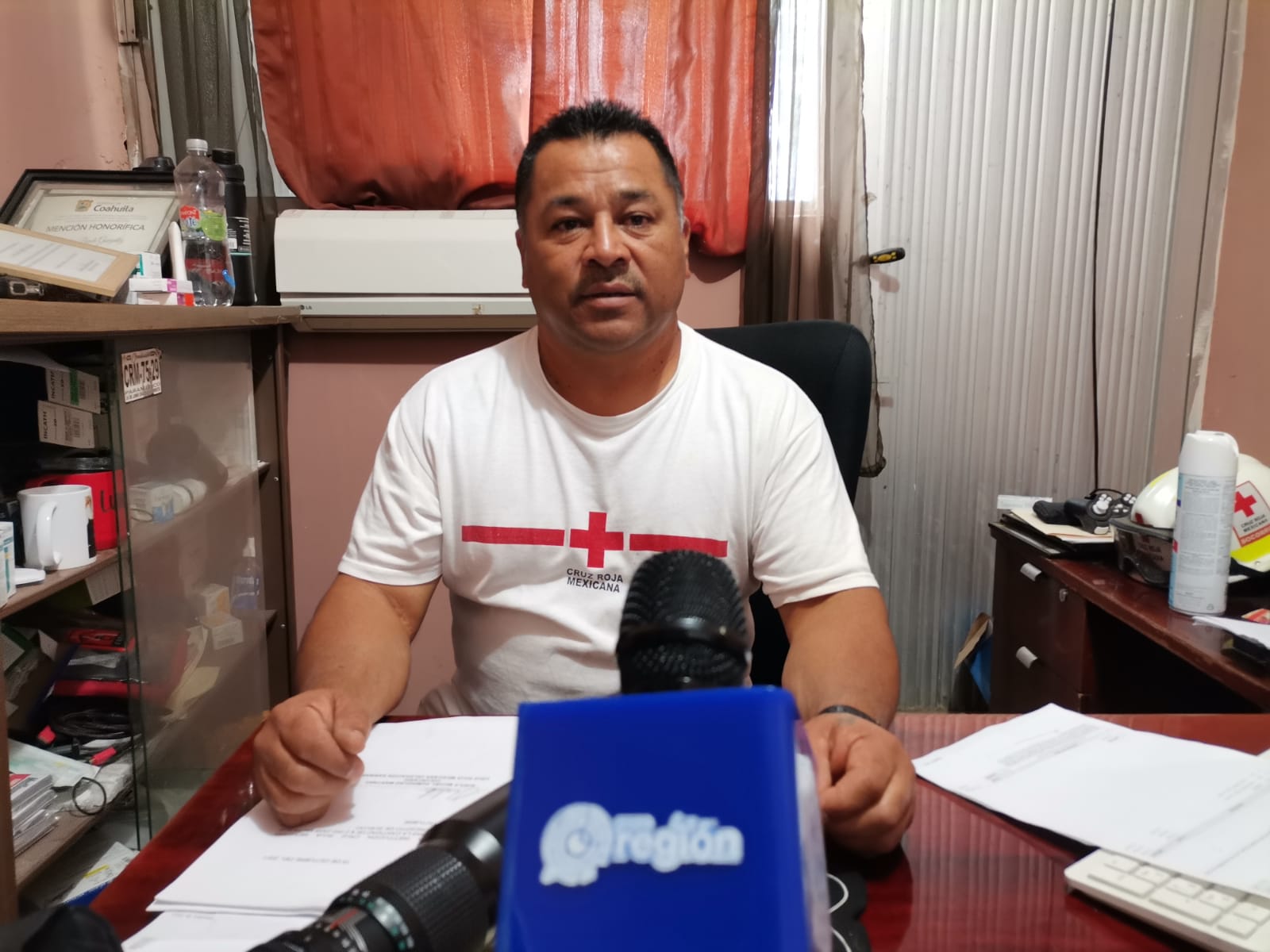 Regresan traslados de positivos de Covid por paramédicos de la Cruz Roja en Sabinas