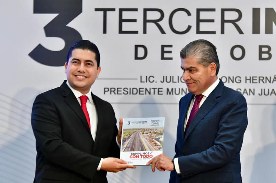 En Los Pasillos
