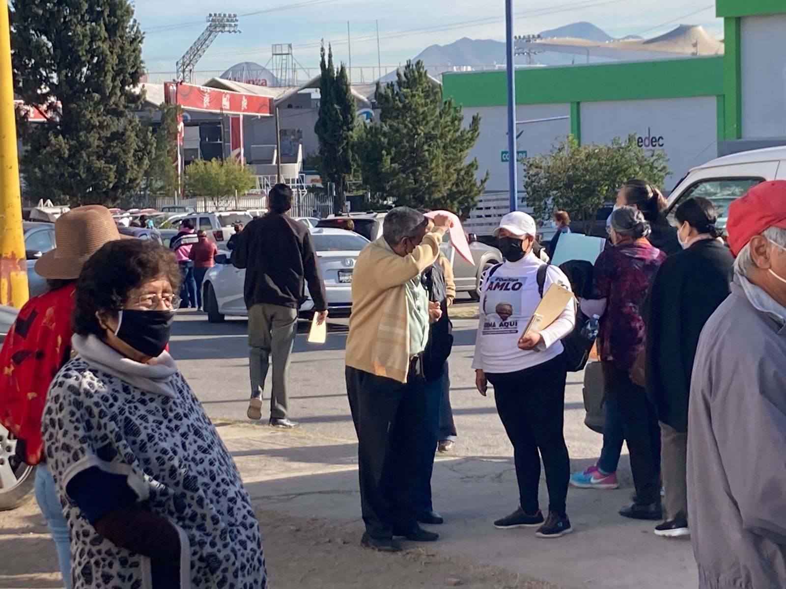 Utilizan vacunación para promover revocación de mandato de AMLO