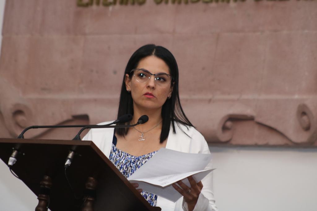 Partidos políticos “tiemblan” por paridad de género: diputada