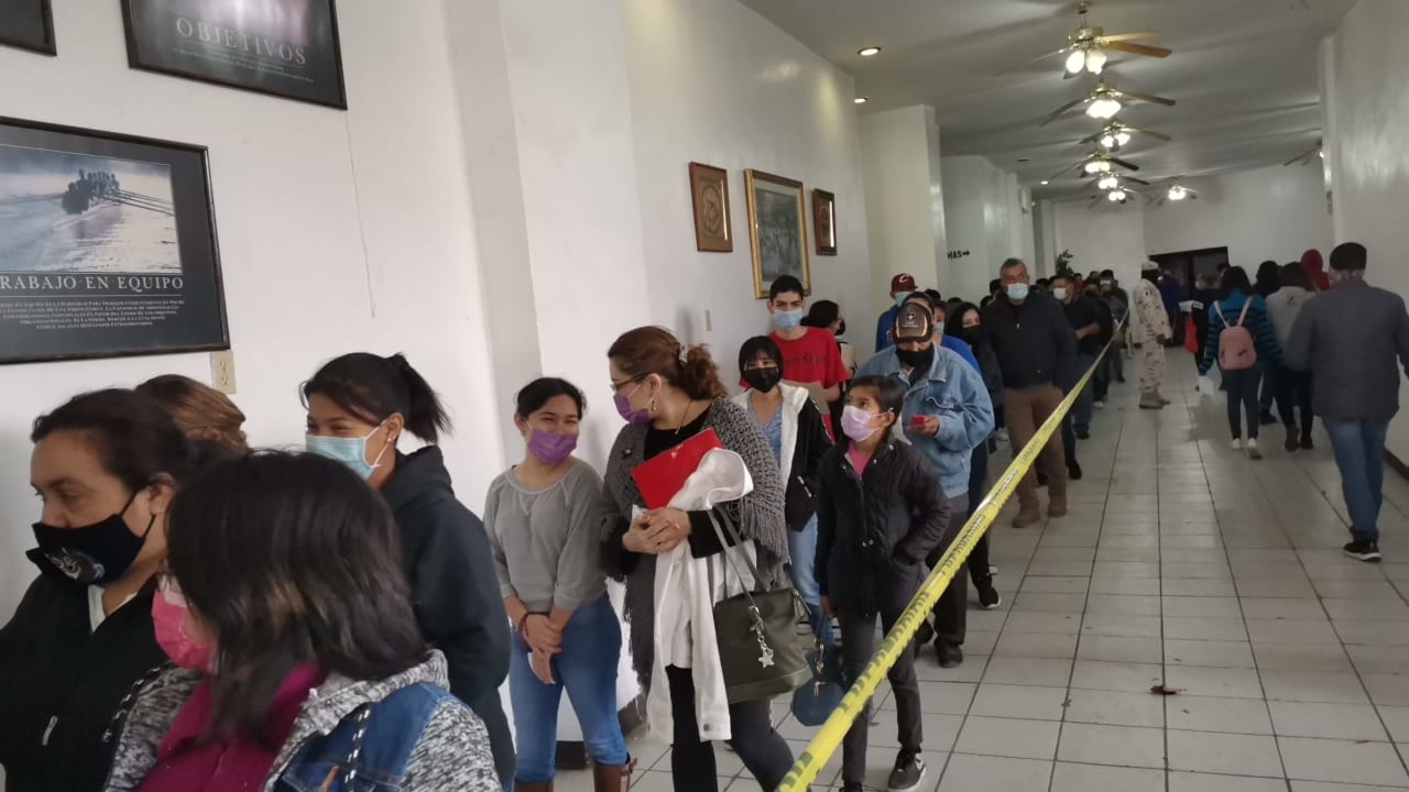 Detectan a menores ‘sanos’ en vacunación para personas de 15 a 17 años con alguna comorbilidad