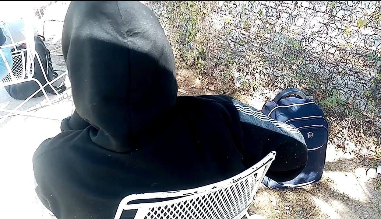 Migrante cubana acusa a policías regios de malos tratos