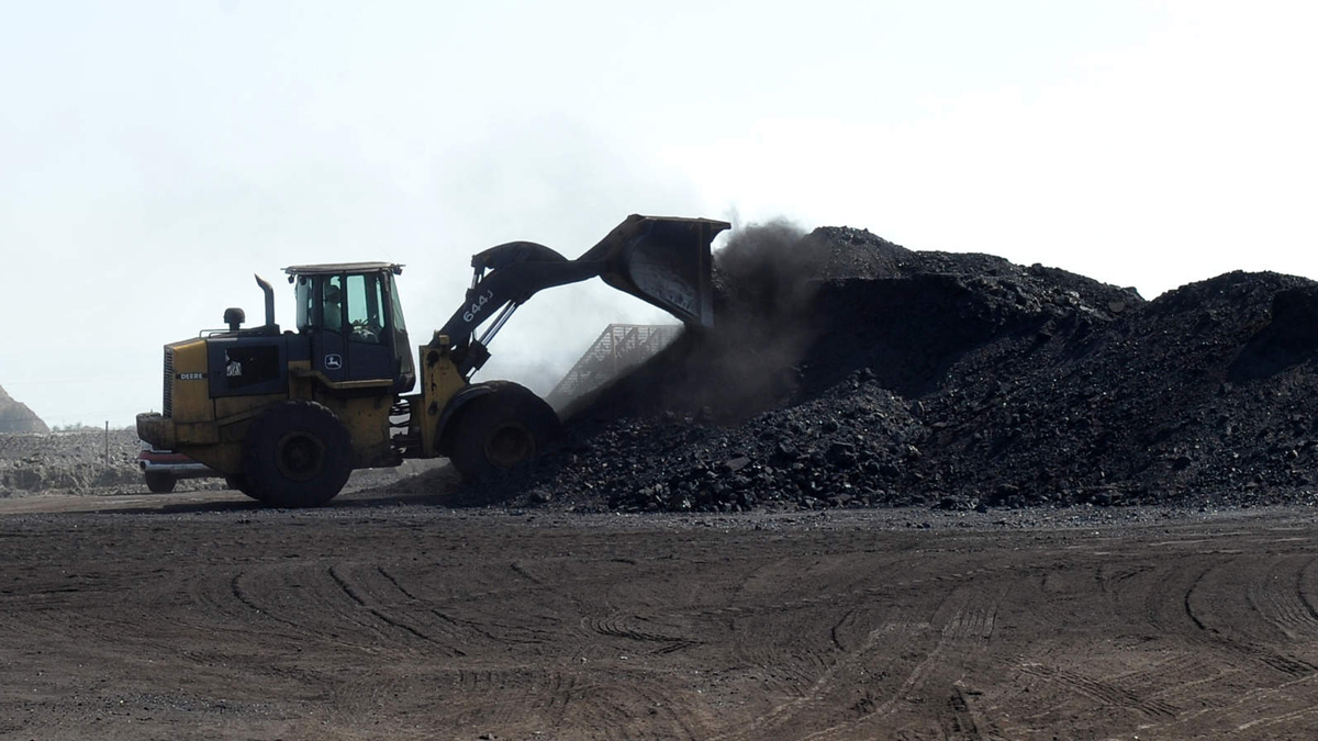 Se beneficiarán 90 productores de carbón con contratos multianuales