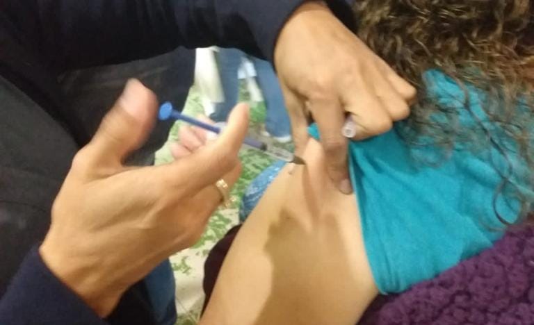 Iniciará vacunación de refuerzo anticovid a personal médico de la Región Centro