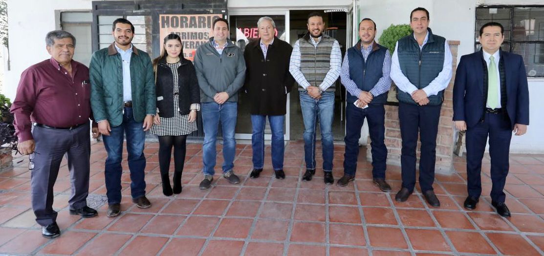 Abordan alcaldes electos presupuesto y juventud