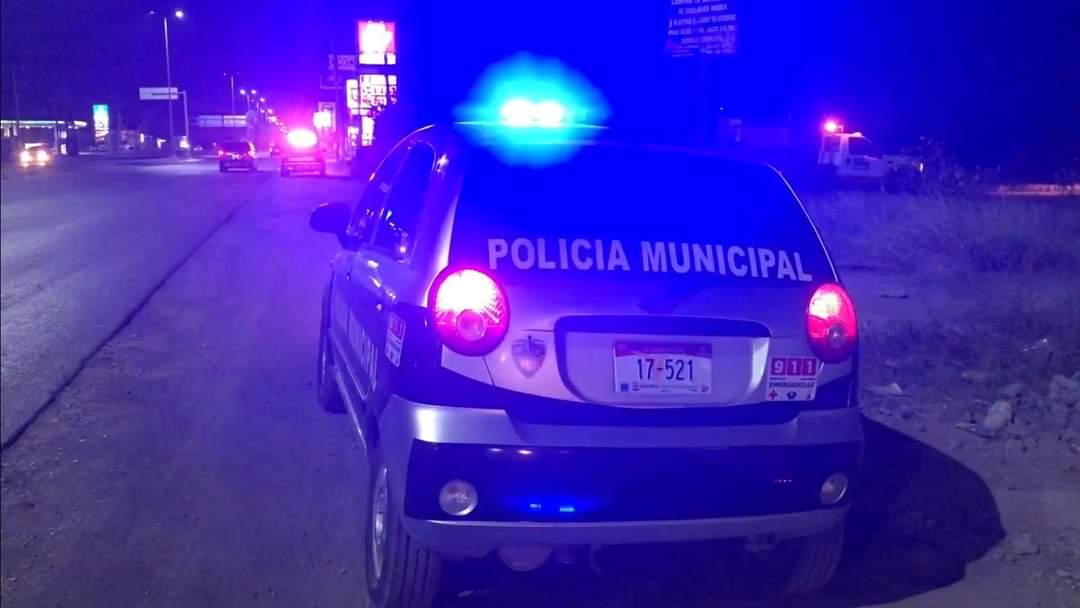 Asaltan con violencia gasolinera en Agujita