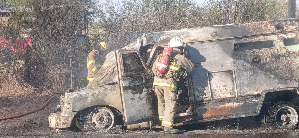 Se incendió camión de valores en carretera Múzquiz-Palaú, no hubo lesionados