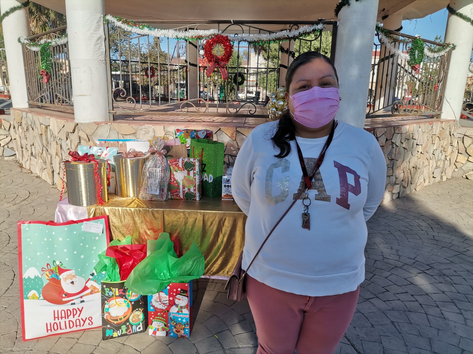 Se organizan maestros del CAM18 para regalar una sonrisa a sus alumnos