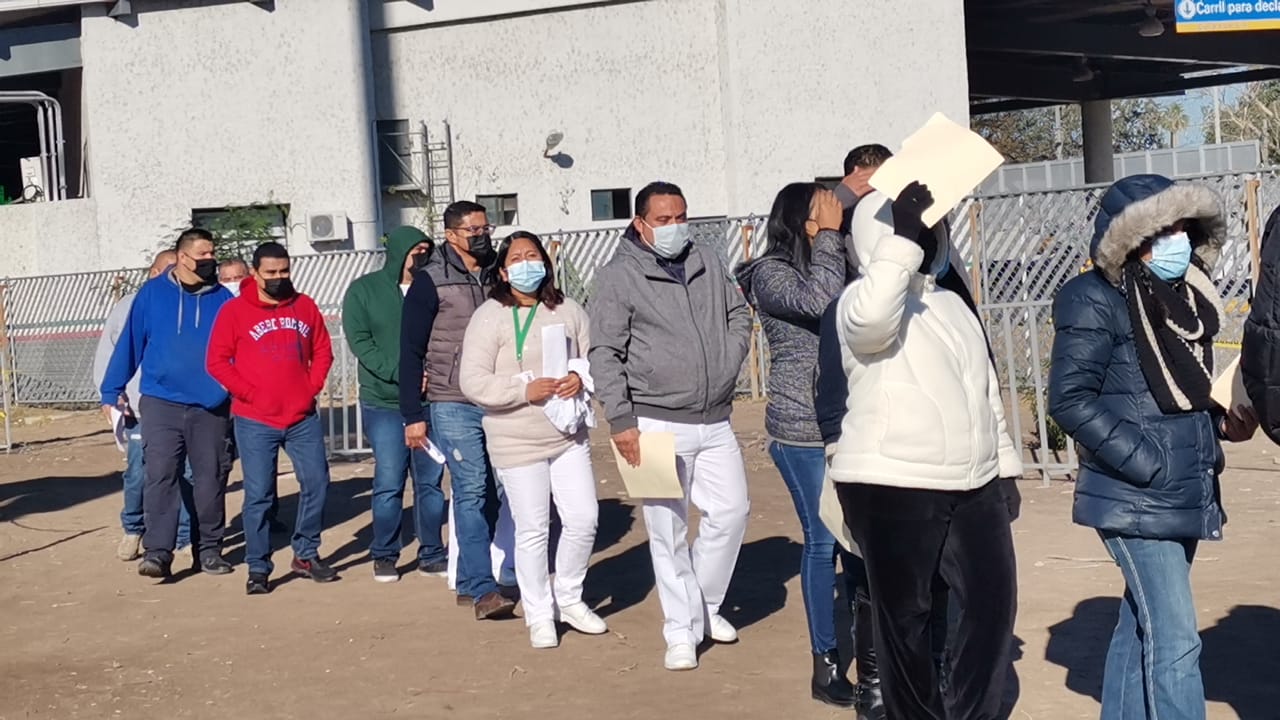 Personal Médico recibe refuerzo anticovid en vacunación binacional