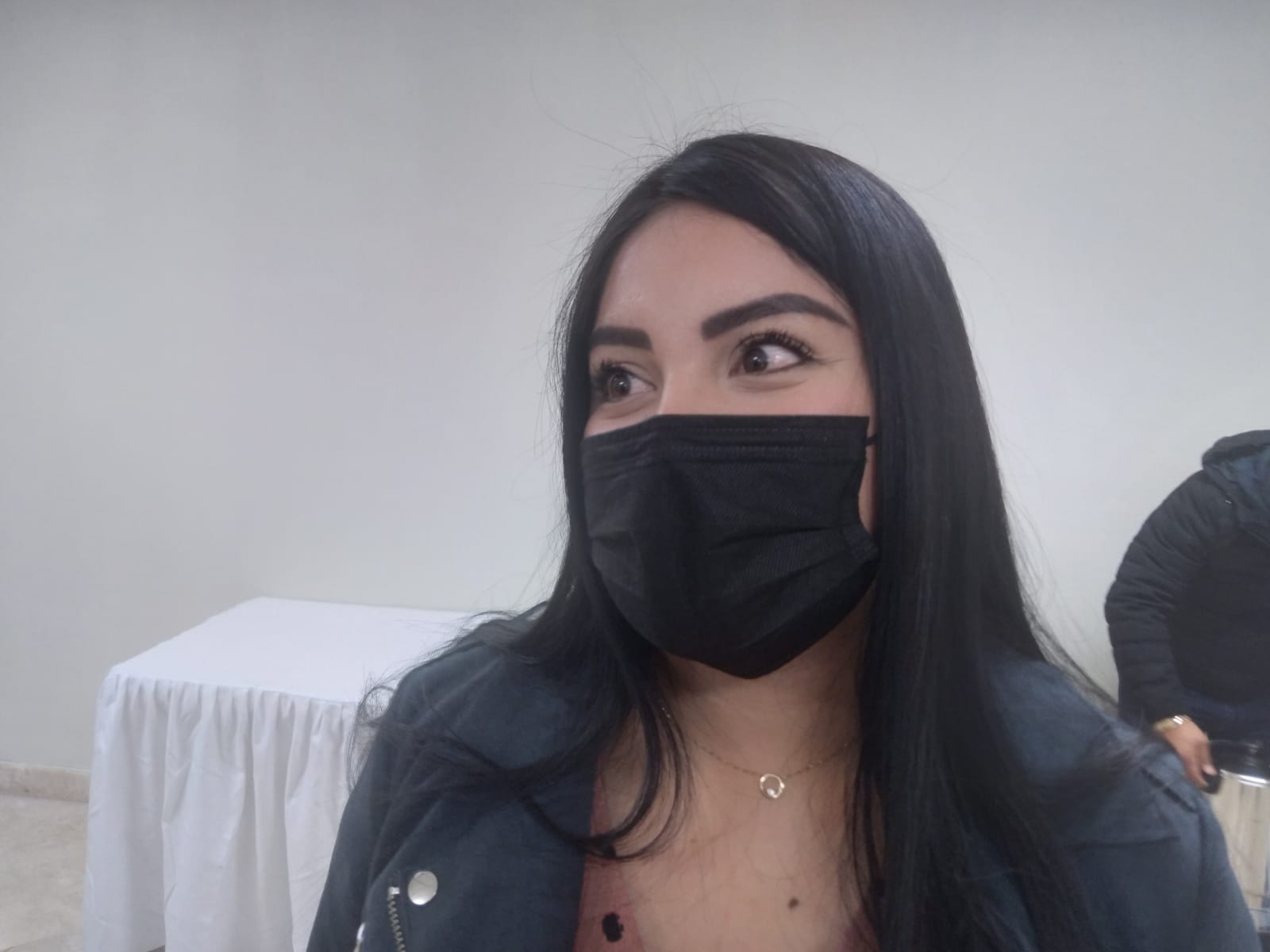 Por arribar a Coahuila, vacuna de Moderna para refuerzo del sector educativo