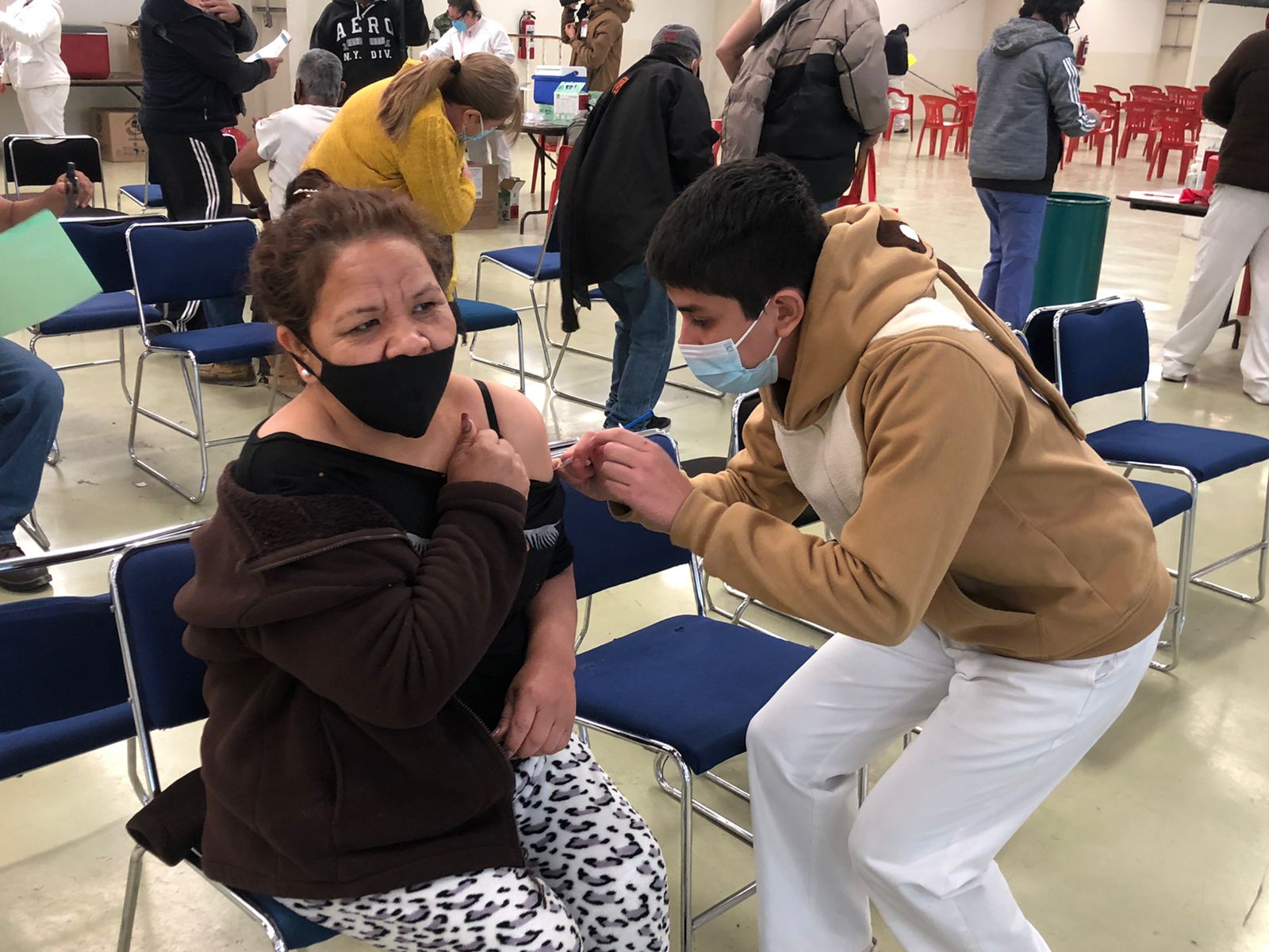 Inicia vacunación de refuerzo para mayores de 50 años