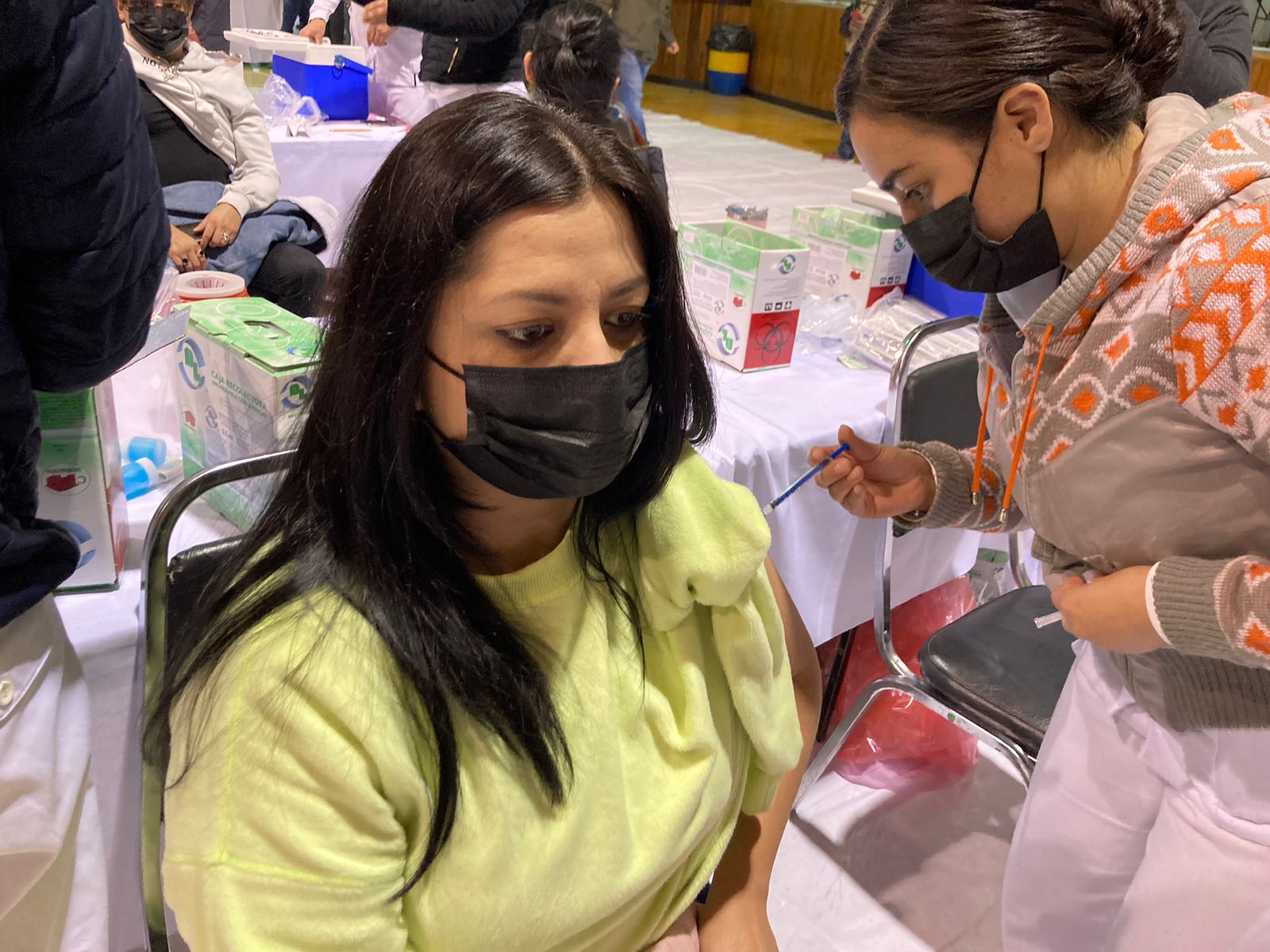 Docentes pueden recibir refuerzo de otras farmacéuticas: Salud