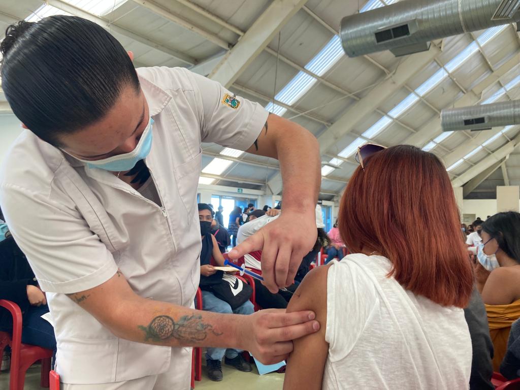 Podrían vacunar a menores de 12 a 15 años este mes