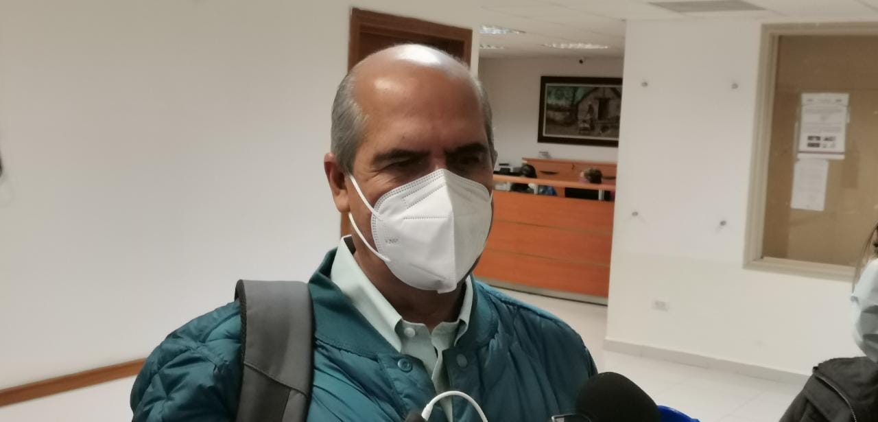 Lo ideal sería no regresar a clases presenciales, opina Mario Dávila