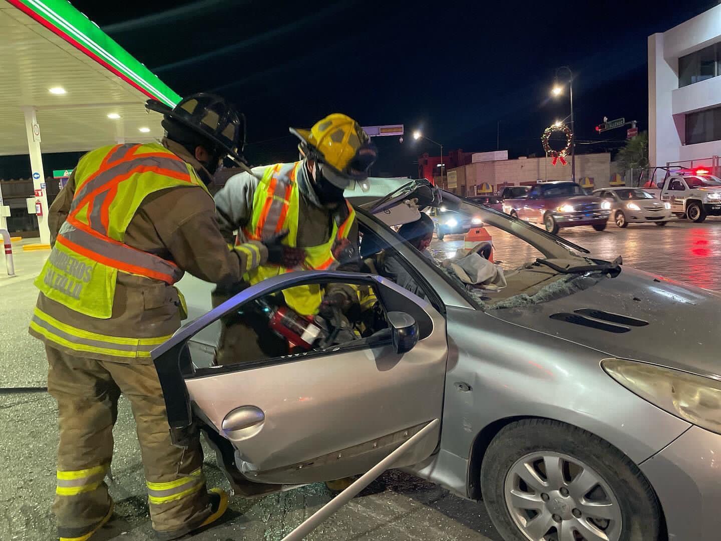 Buscan concientizar a automovilistas mediante simulacros de accidentes