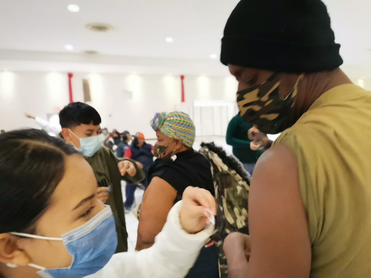 Vacunan a migrantes en Piedras Negras