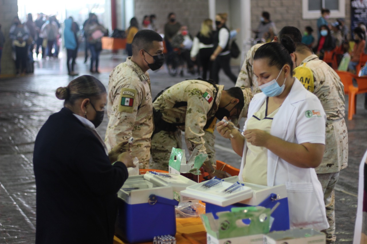 Reactivan vacunación para menores de edad y adultos mayores en Acuña