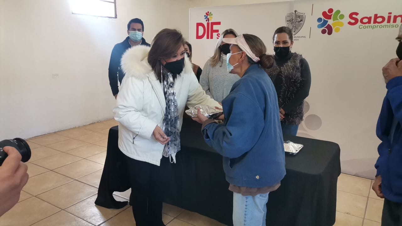 Arrancó Diana Haro comedor comunitario para adultos mayores en Sabinas