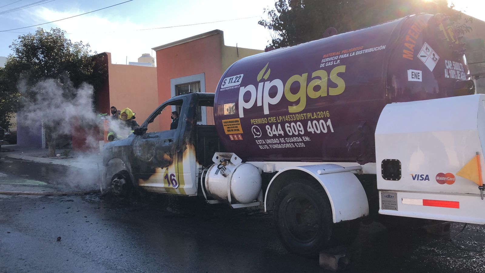 Se incendia pipa de gas en Nuevo Mirasierra