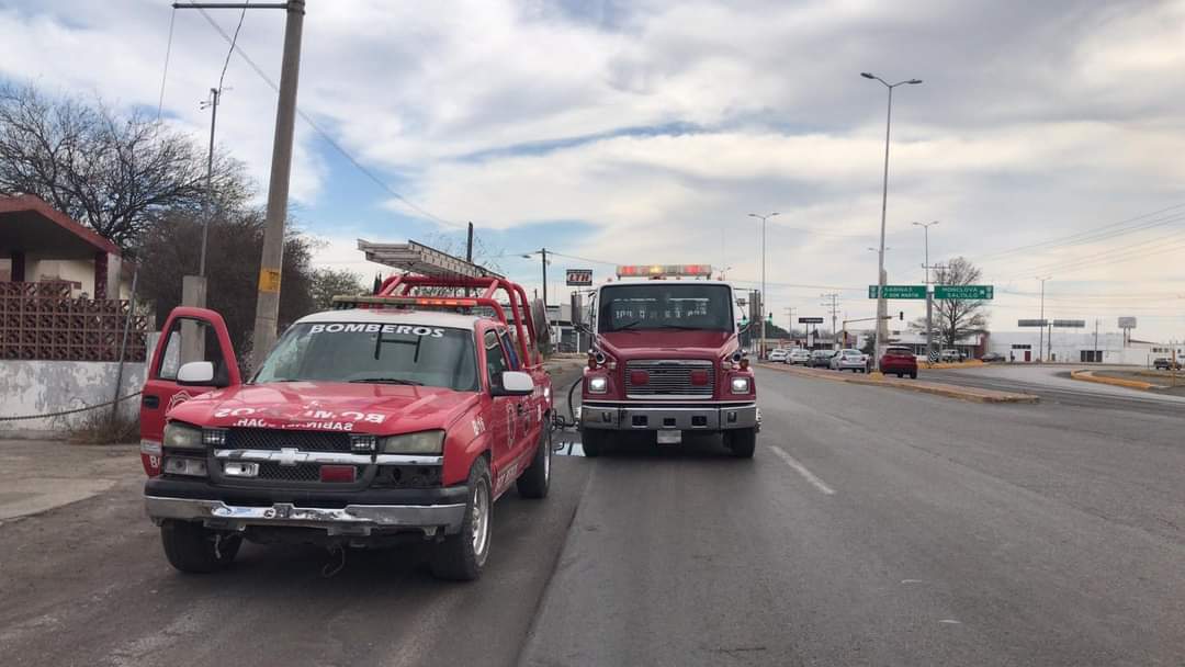 Se incendia vehículo en Sabinas cuerpos de emergencia acudieron al siniestro