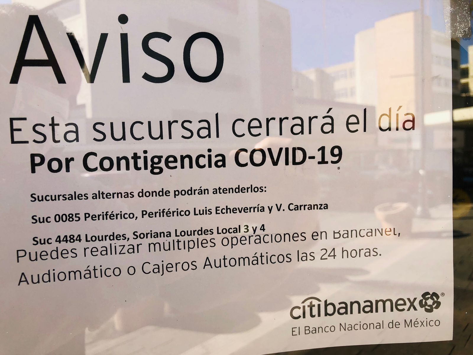 Cierran sucursal de banco por brote de COVID-19