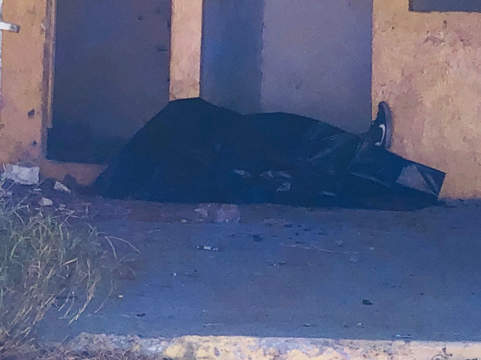 Localizan a hombre sin vida