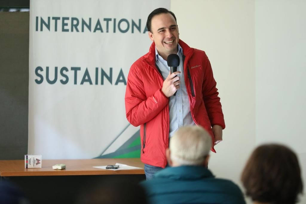 Recorre Manolo todas las regiones de Coahuila