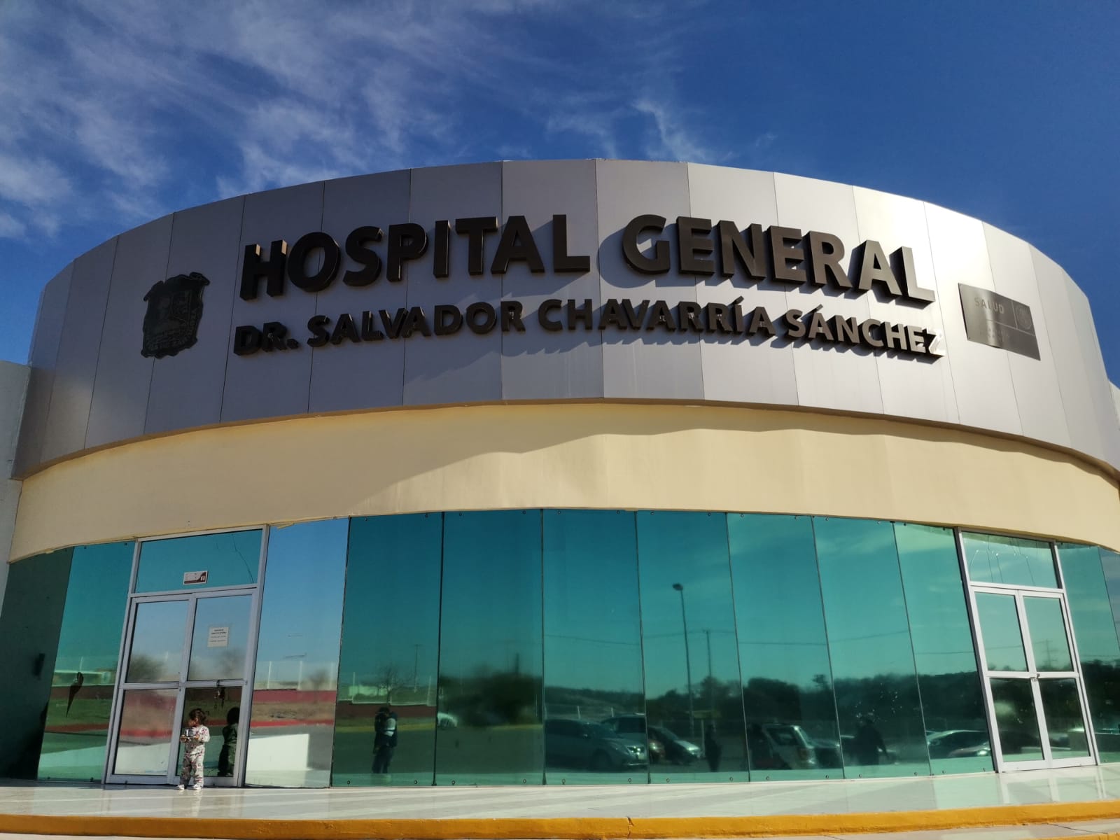 Paciente Covid pidio alta voluntaria y muere en su vehículo.