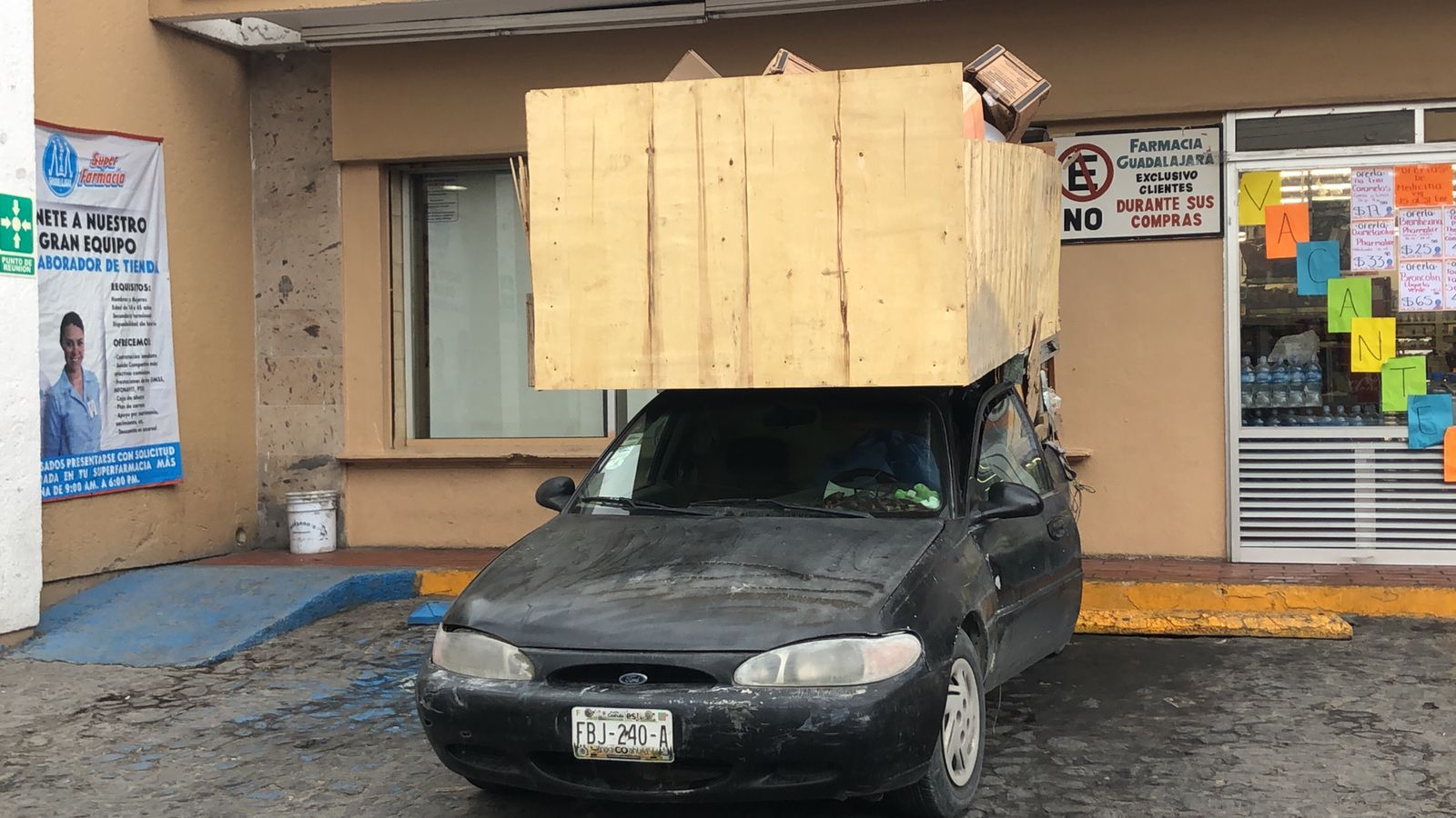 Hombre pierde la vida en vía pública