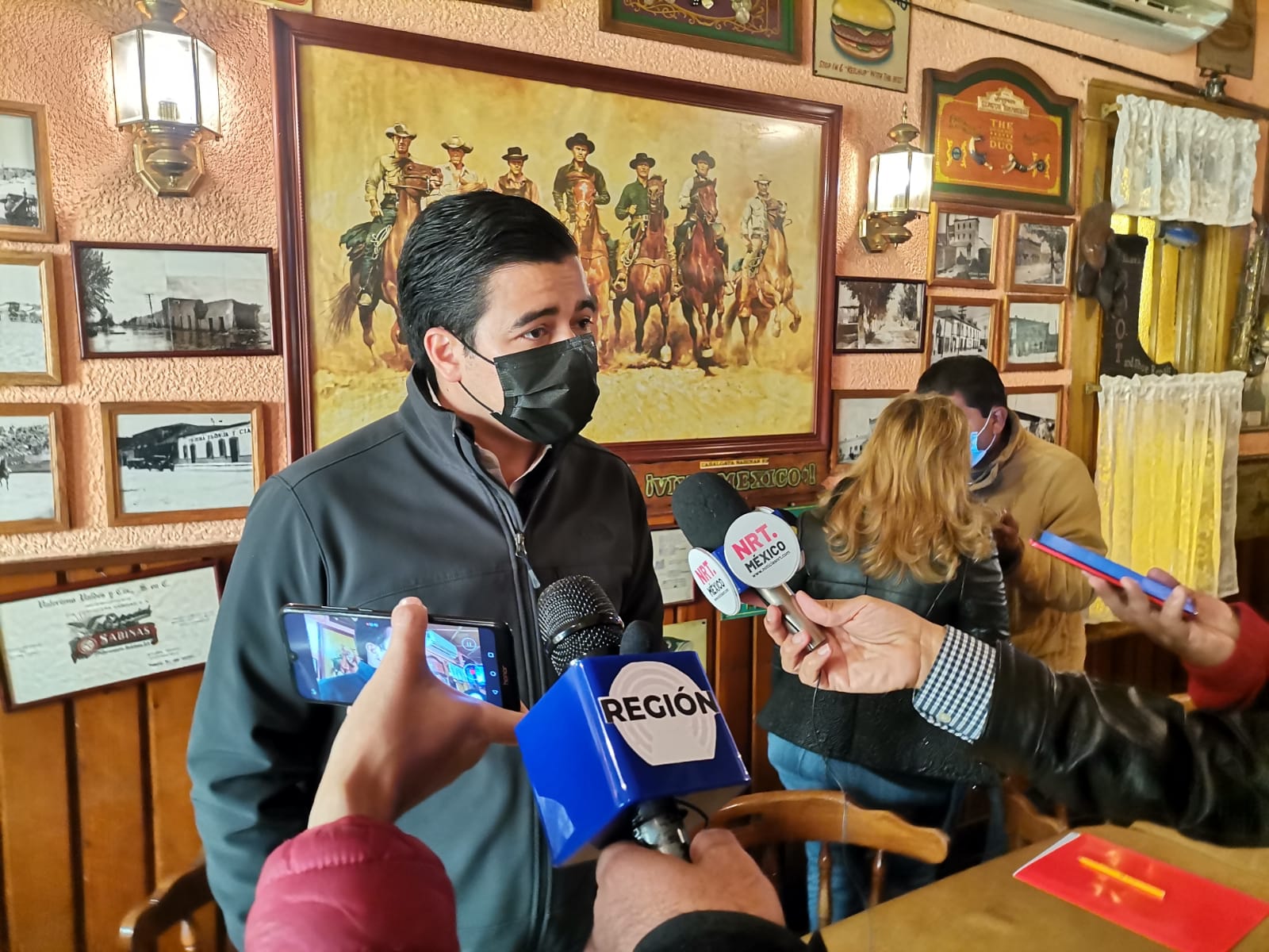 Acatarian restauranteros pedir certificado de vacunación a comensales