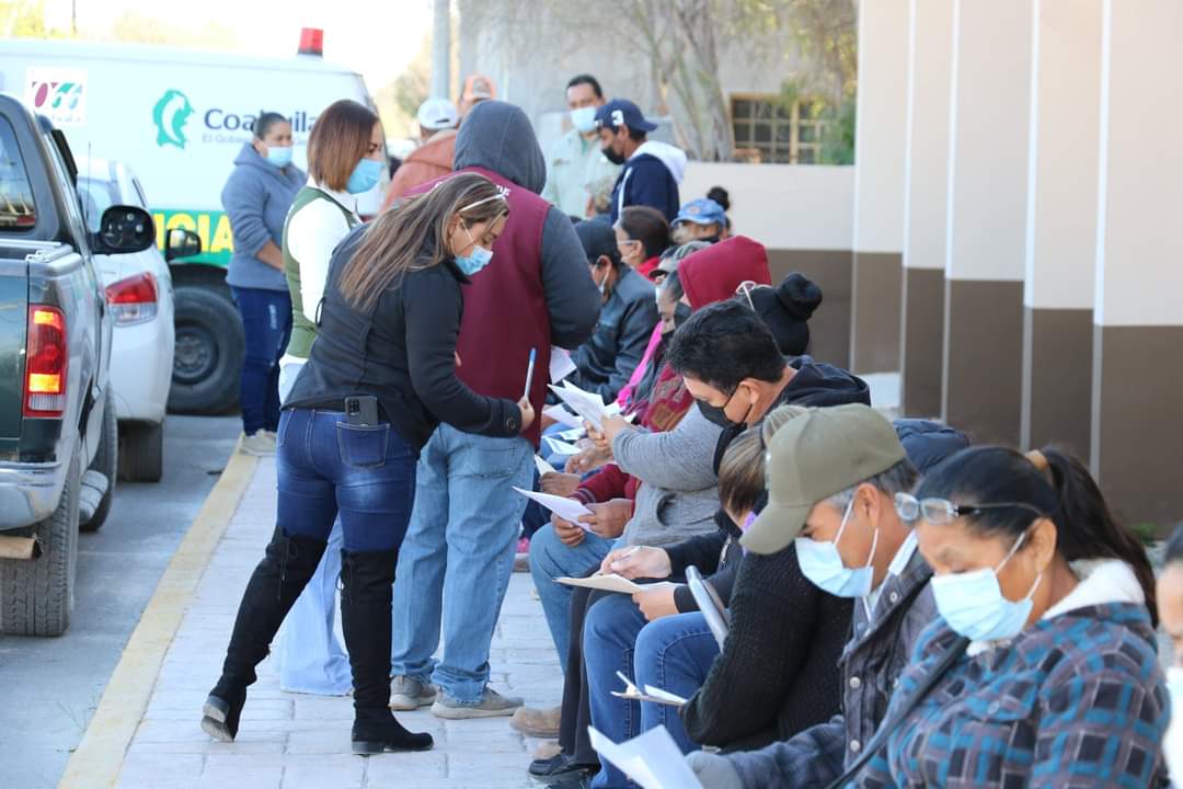 Aplicarán vacuna de Moderna para maestros en la Carbonífera