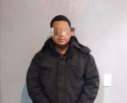 Detienen a dos policías municipales por robo