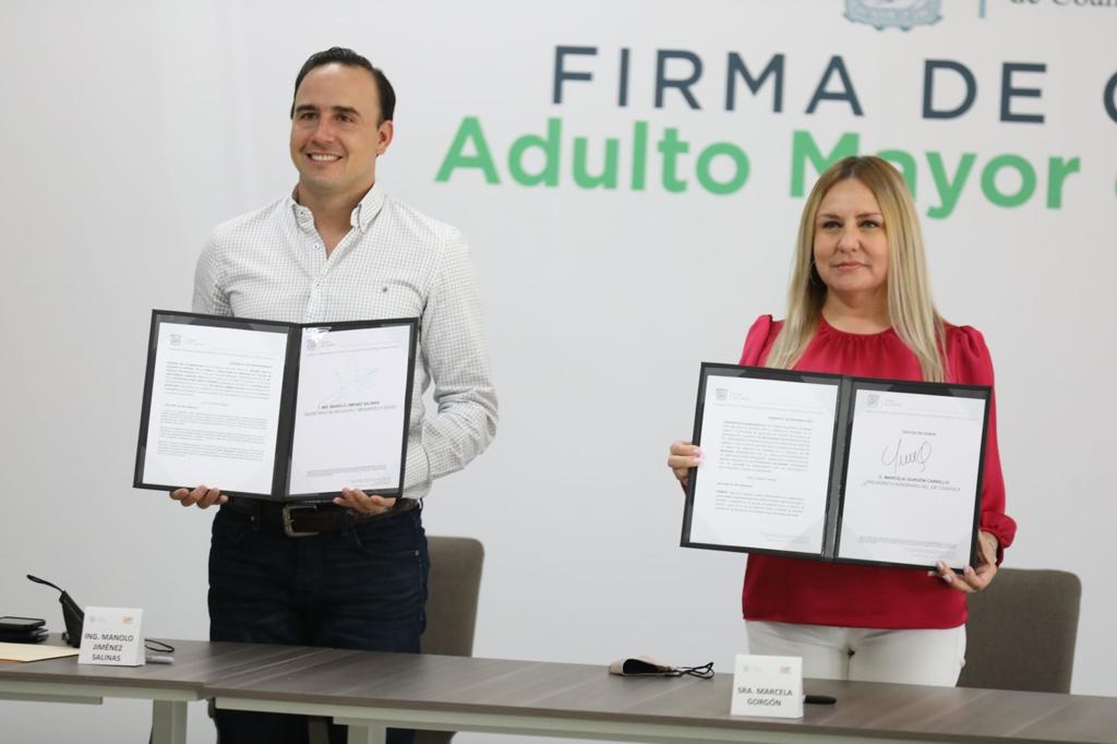 Firman convenio por la salud integral de los adultos mayores