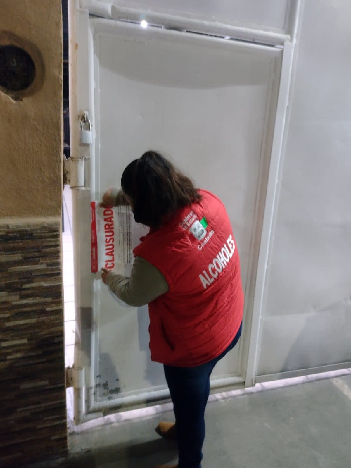 Revientan fiesta con 50 menores alcoholizados en Torreón