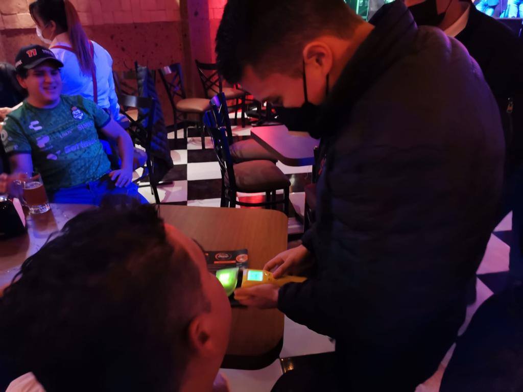 Juventud de Torreón implementa alcoholímetro voluntario