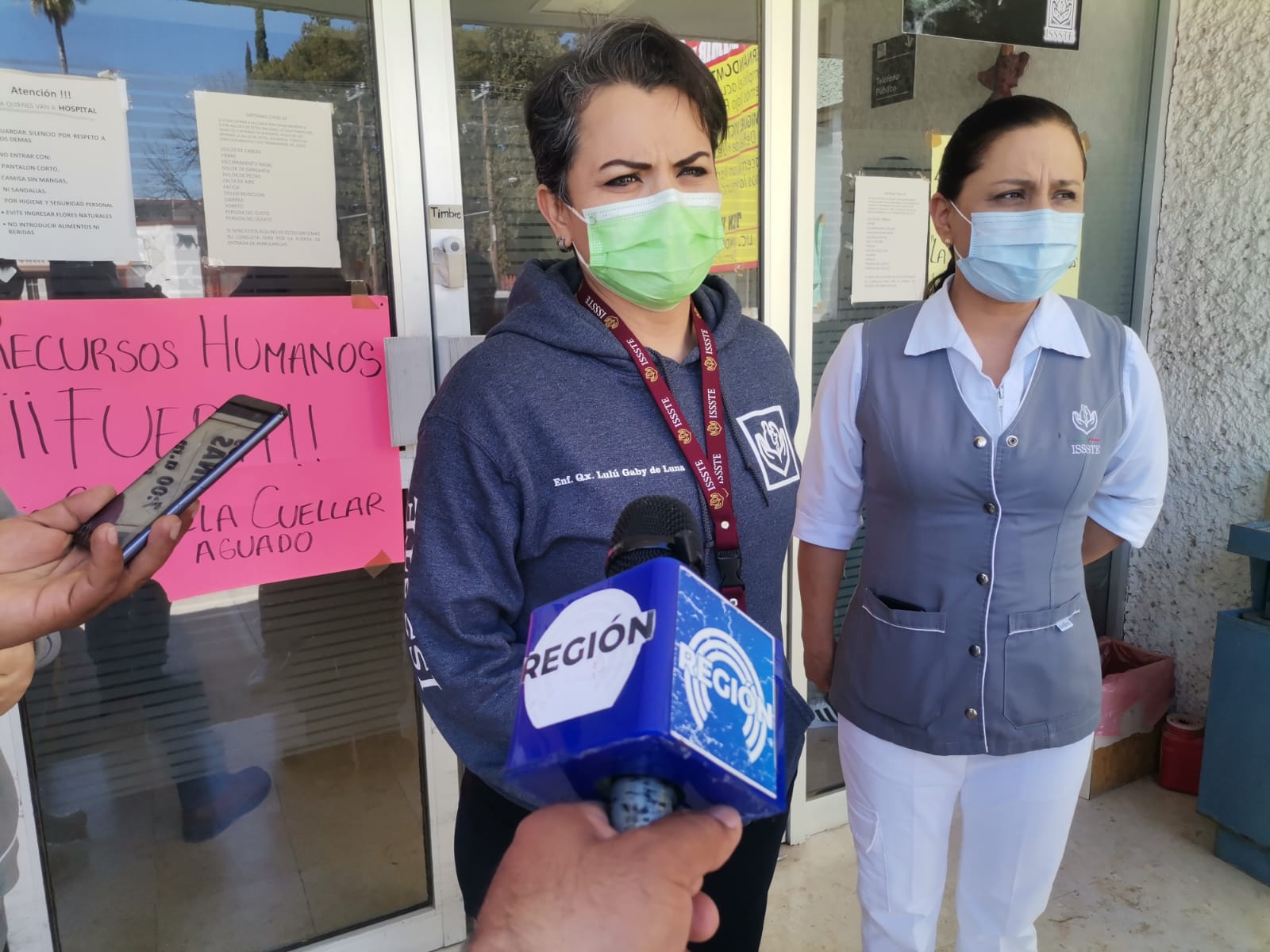 Trabajadores del ISSSTE en Sabinas laboran bajo protesta, piden destitución de directiva