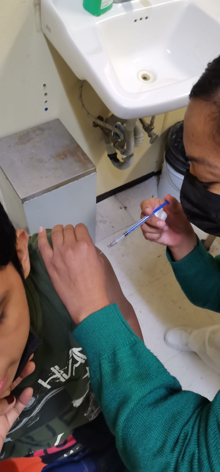 No descartan jornada de vacunación anticovid para rezagados de 15 a 17 años