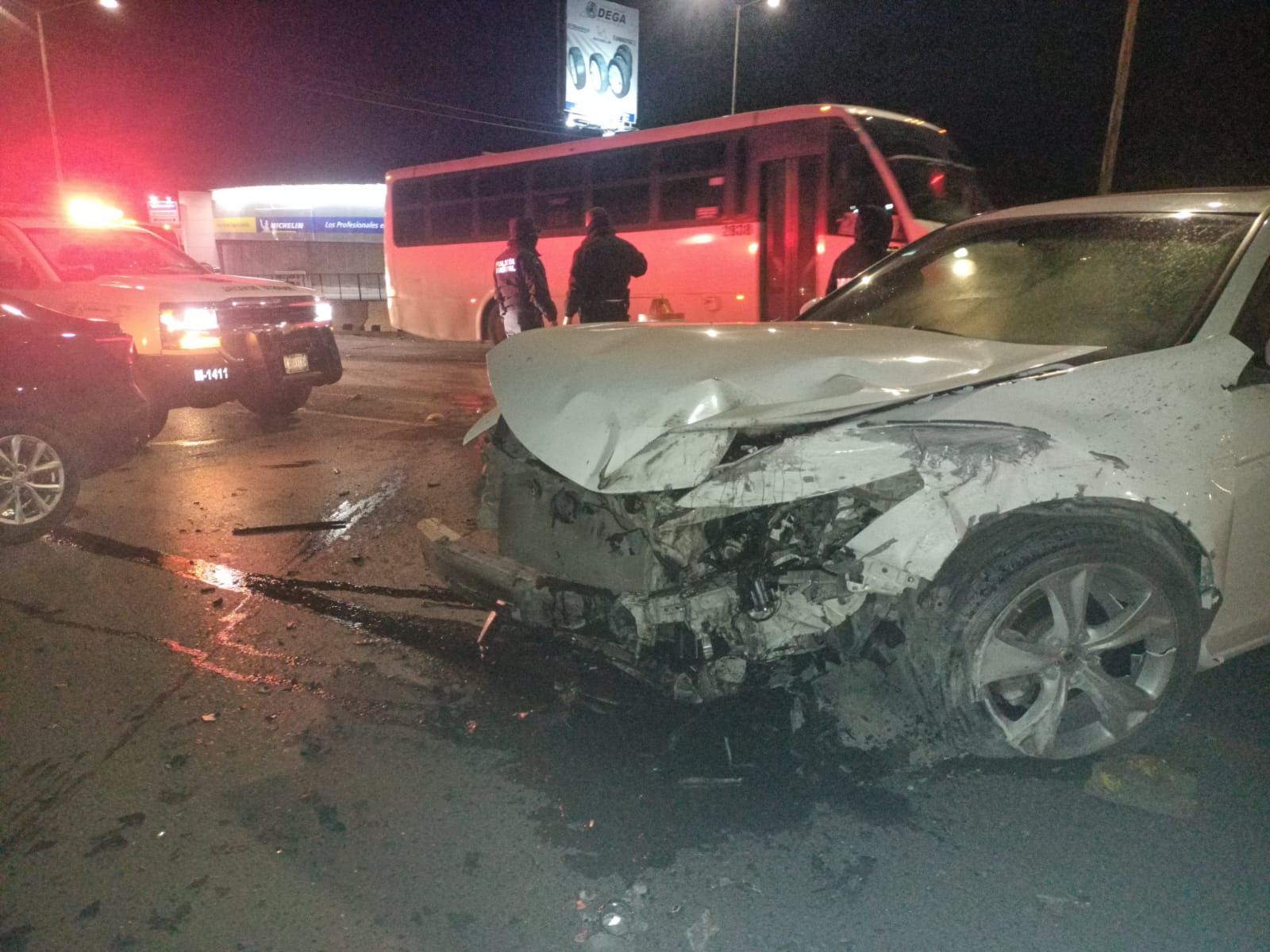 Se registra choque múltiple sobre periférico LEA