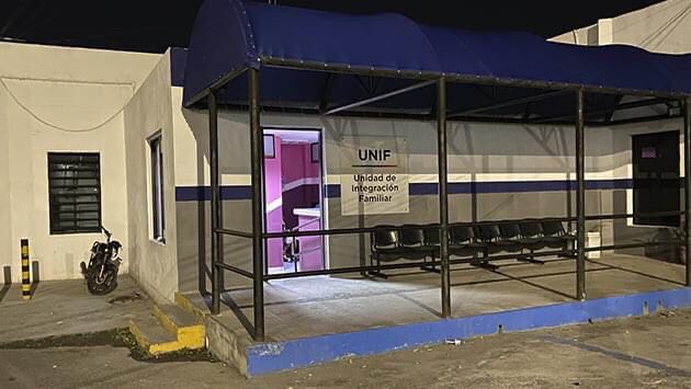 Mujer intenta quitarse la vida