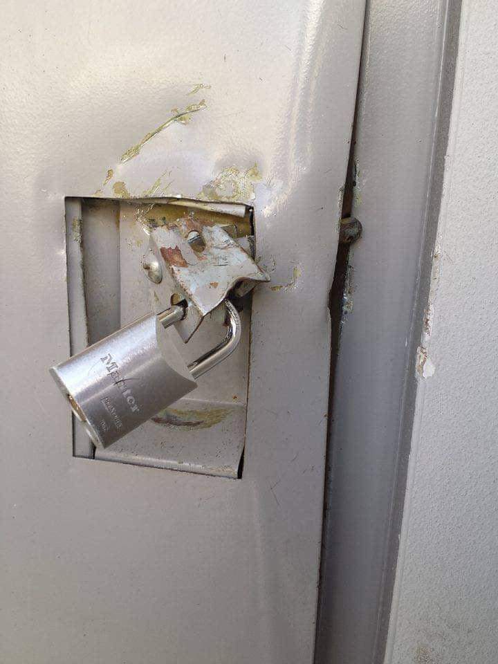 Saquean secundaria estatal número 27 de la Villa de San Juan de Sabinas