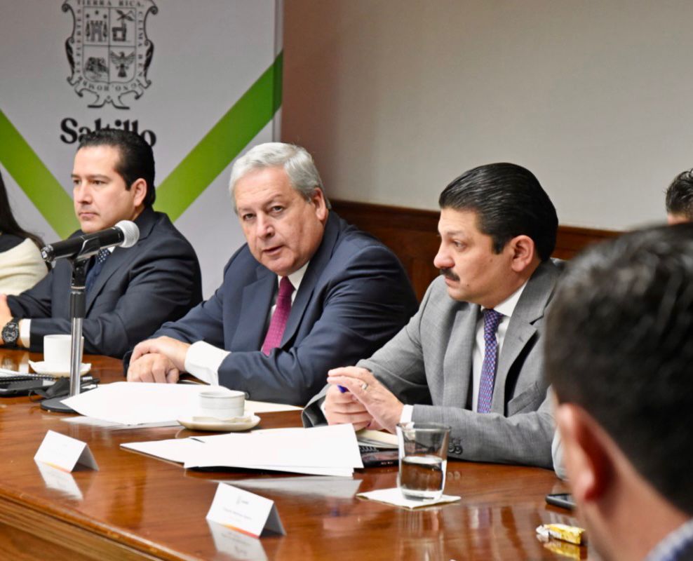 Ofrece Chema Fraustro atención ciudadana cercana